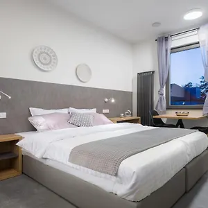 4* 아파트호텔 Emona